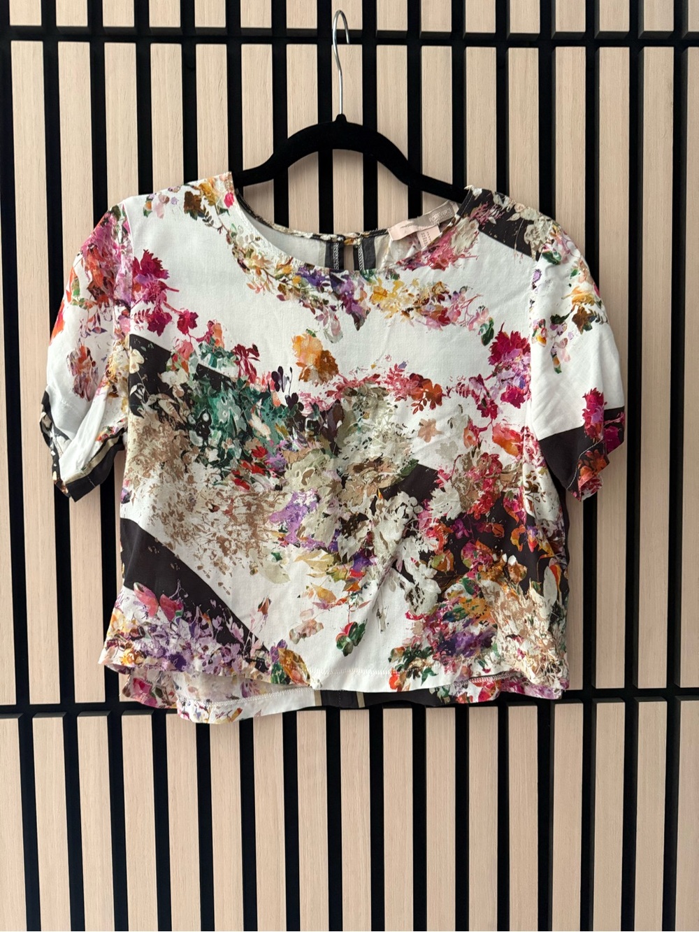 Floral Print Short Sleeve crop Top in Cream and Multicolor
